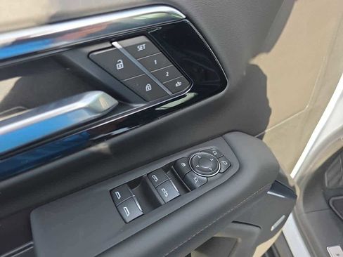 New 2026 Chevrolet Suburban High Country RWD image 17