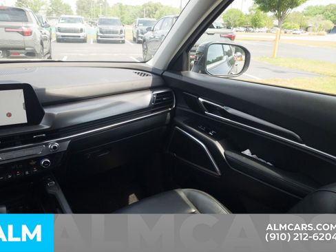 Used 2025 Kia Telluride S FWD image 21