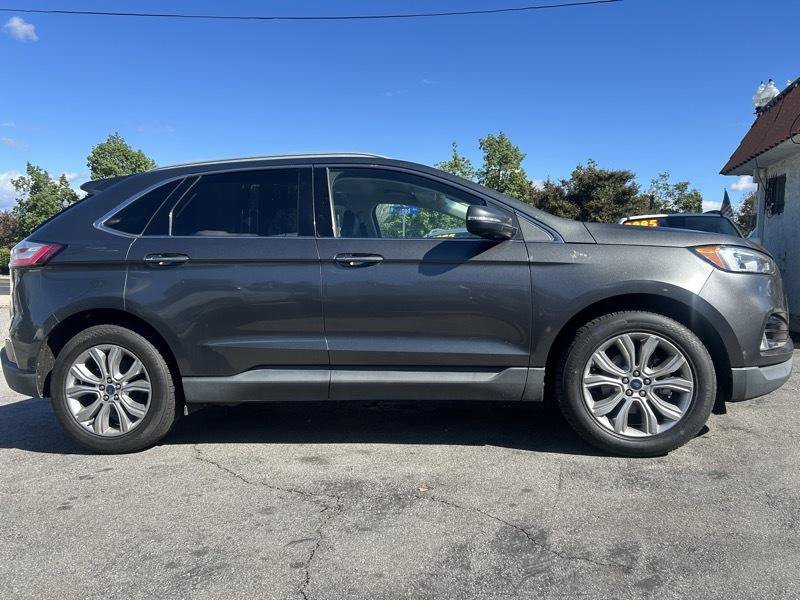 Used 2019 Ford Edge Titanium w/ Cargo Accessory Package FWD image 3