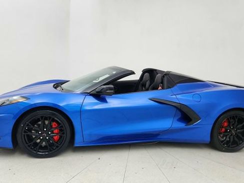 Used 2023 Chevrolet Corvette Stingray Premium Conv w/ Stealth Interior Trim Package RWD image 3