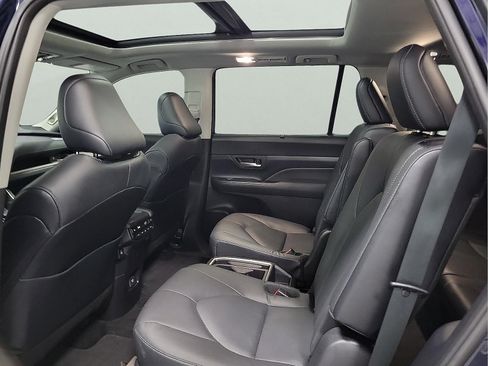 Certified 2025 Toyota Grand Highlander FWD image 8