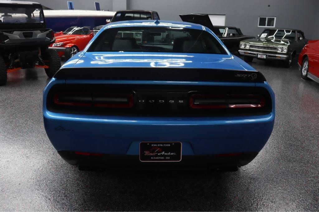 Used 2016 Dodge Challenger SRT Hellcat RWD image 3
