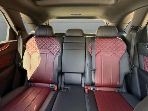 Used 2021 Bentley Bentayga Speed AWD/4WD image 27