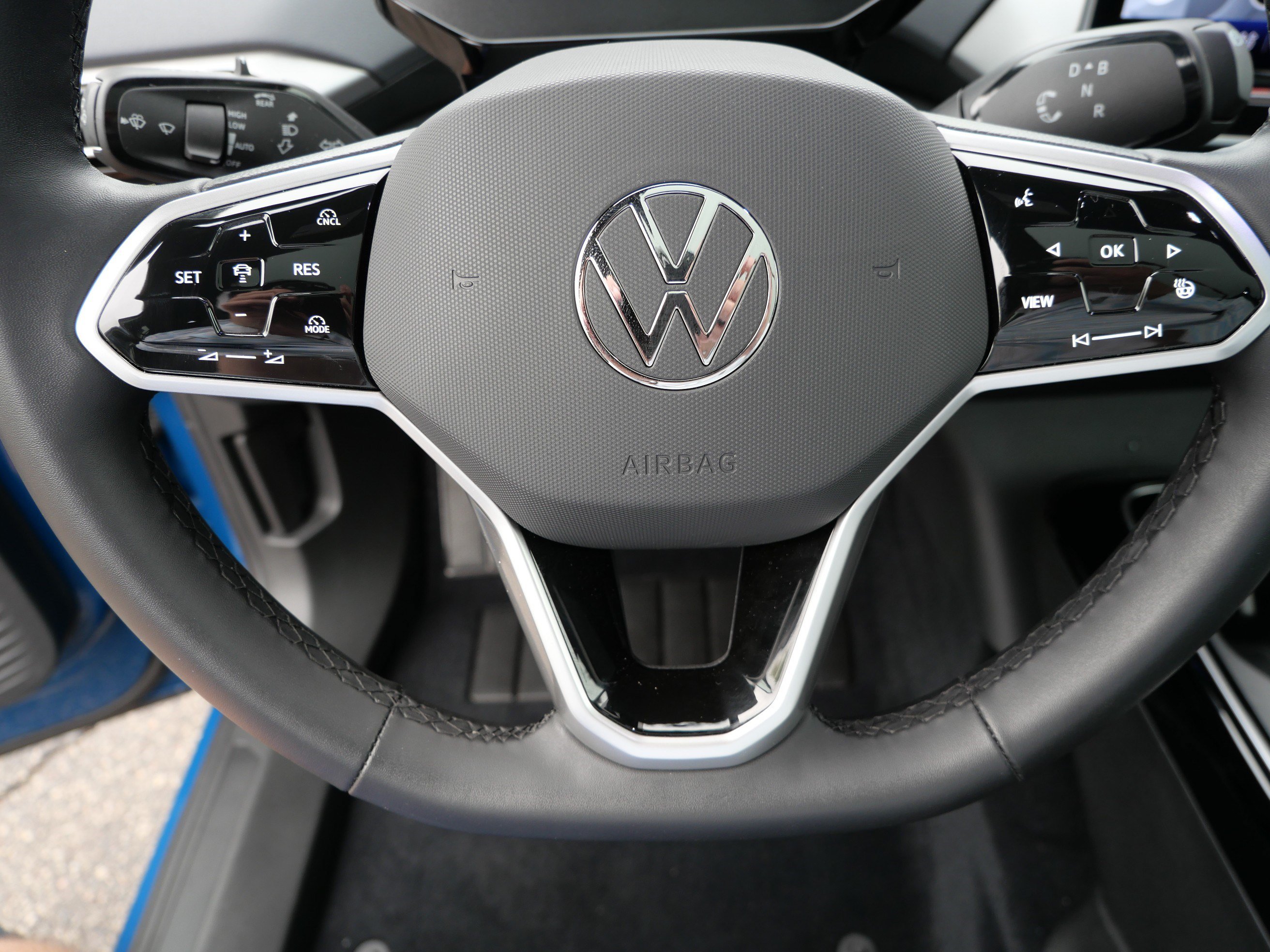 Certified 2025 Volkswagen ID.4 Pro S w/ ID.4 Black Package AWD/4WD image 25