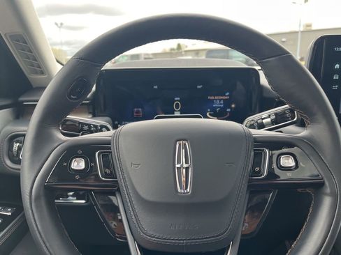 Used 2025 Lincoln Aviator Reserve w/ Equipment Group 201A AWD/4WD image 19