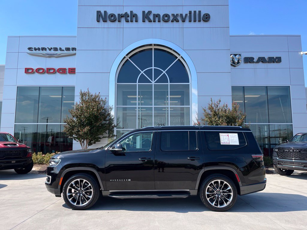 Used 2022 Jeep Wagoneer Series II w/ Premium Group I AWD/4WD image 2