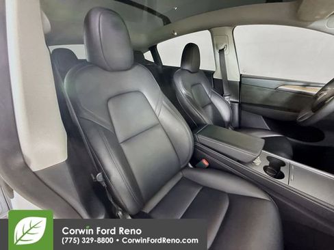 Used 2024 Tesla Model Y Long Range AWD/4WD image 27