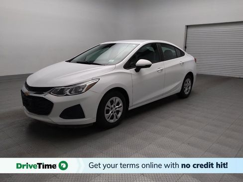 Used 2019 Chevrolet Cruze LS image 1