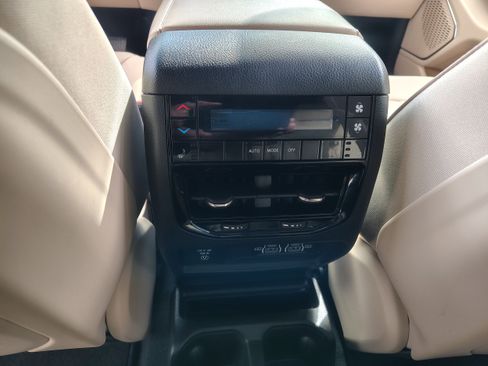 Certified 2025 Jeep Grand Cherokee L Limited w/ Luxury Tech Group II image 30