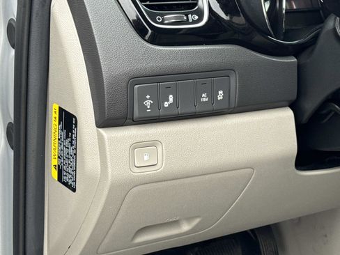 Used 2016 Kia Sedona SX image 13