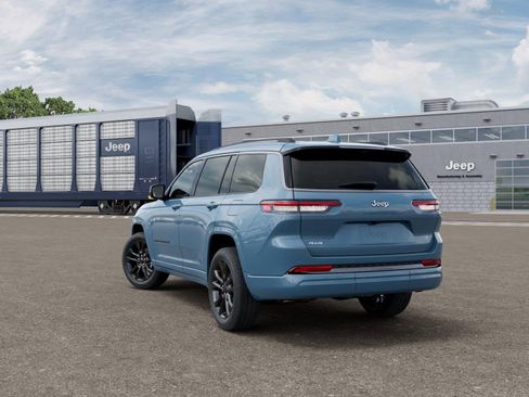 New 2026 Jeep Grand Cherokee L Limited AWD/4WD image 4