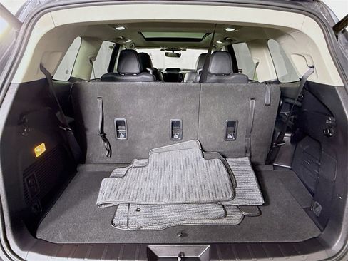 Certified 2022 Subaru Ascent Limited w/ Technology Package image 32