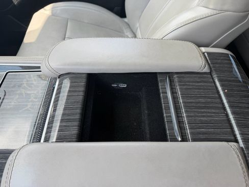 Used 2022 Jeep Wagoneer Series II AWD/4WD image 23