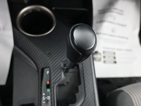 Used 2015 Toyota RAV4 LE image 18