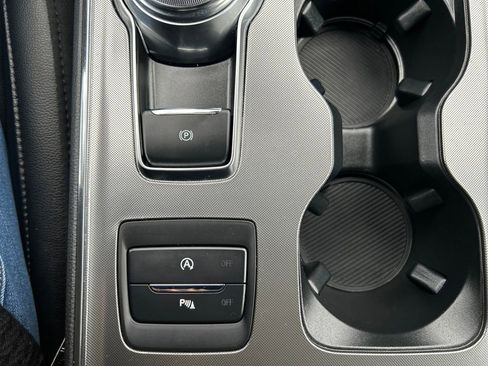 Used 2022 Ford Edge Titanium image 33