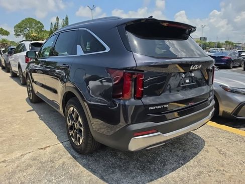 Certified 2025 Kia Sorento S FWD image 12