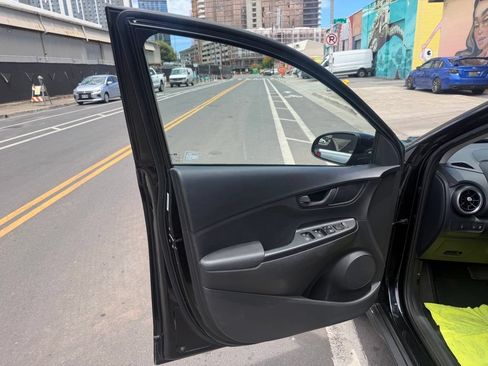 Used 2022 Hyundai Kona SE FWD image 8