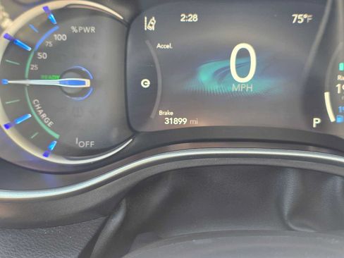 Used 2024 Chrysler Pacifica Limited FWD image 26