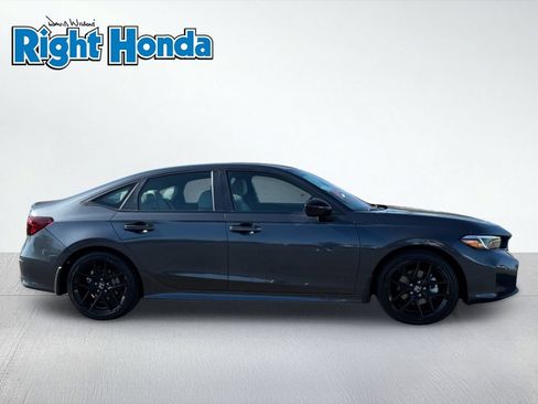 Used 2025 Honda Civic Sport image 9