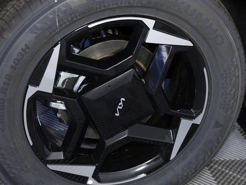 Certified 2026 Kia Sportage EX w/ EX Panorama Roof Package image 7