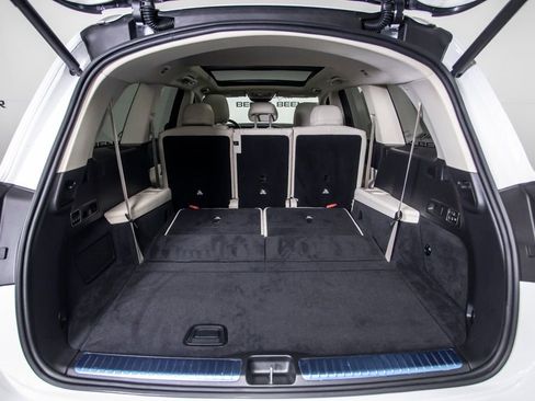 Used 2026 Mercedes-Benz GLS 450 4MATIC image 9