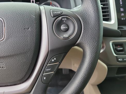 Used 2017 Honda Pilot EX image 19