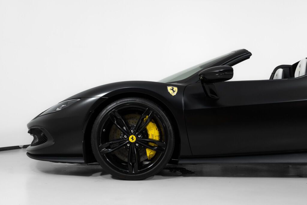 Used 2025 Ferrari 296 GTS RWD image 15