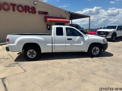 Used 2006 Mitsubishi Raider LS image 8