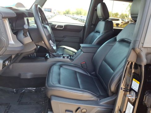 Used 2025 Ford Bronco Outer Banks AWD/4WD image 18