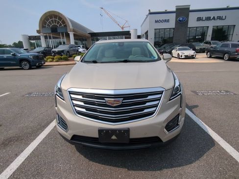 Used 2017 Cadillac XT5 Luxury w/ Driver Awareness Package FWD image 8