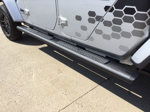 New 2023 Jeep Gladiator Sport image 6