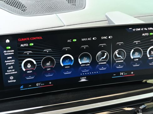 Certified 2023 BMW X7 M60i w/ Executive Package AWD/4WD image 19