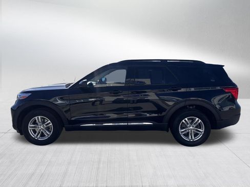 Certified 2023 Ford Explorer XLT w/ Equipment Group 202A AWD/4WD image 4