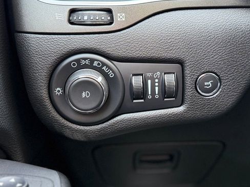 Used 2022 Jeep Cherokee Trailhawk w/ Premium Leather Package image 24