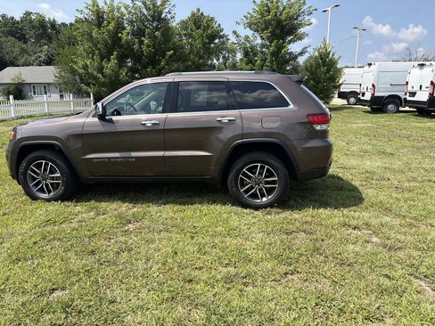 Used 2021 Jeep Grand Cherokee Limited AWD/4WD image 8