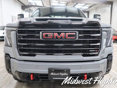 Used 2025 GMC Sierra 2500 AT4 w/ AT4 Premium Plus Package AWD/4WD image 13