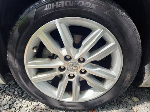 Used 2014 Toyota Avalon XLE FWD image 9