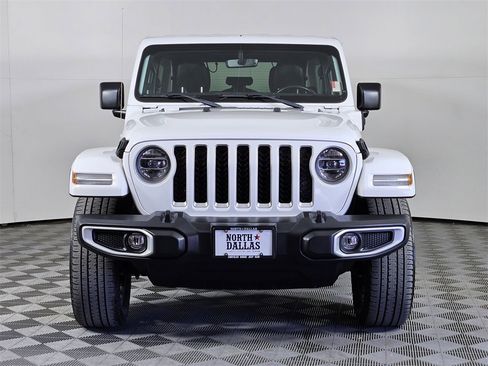 Used 2021 Jeep Wrangler Unlimited Sahara image 2