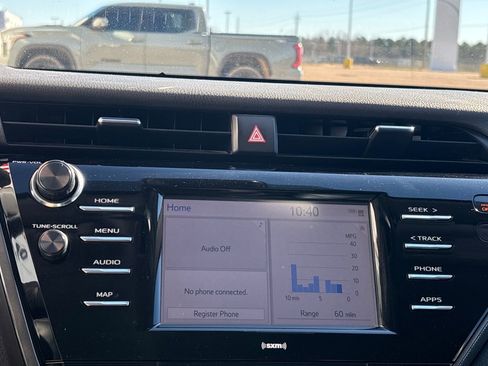 Used 2020 Toyota Camry SE image 12