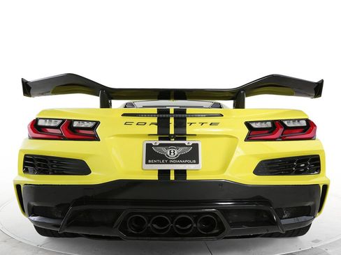 Used 2023 Chevrolet Corvette Z06 w/ Z07 Performance Package RWD image 8