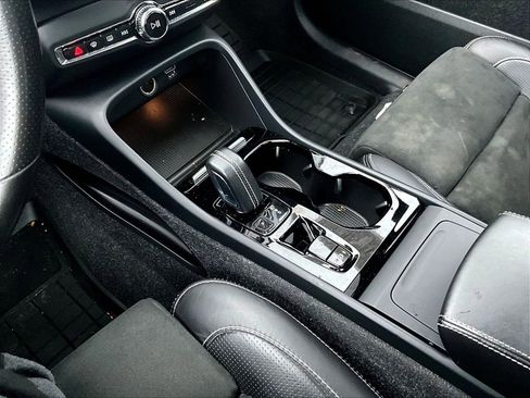 Used 2021 Volvo XC40 T5 R-Design w/ Climate Package image 14