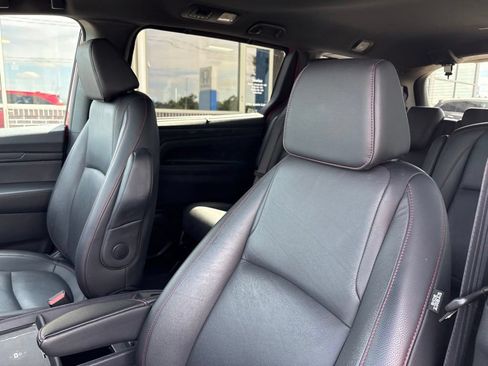 Used 2025 Honda Odyssey Sport-L image 12
