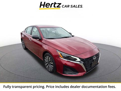 Used 2025 Nissan Altima 2.5 SV FWD image 1
