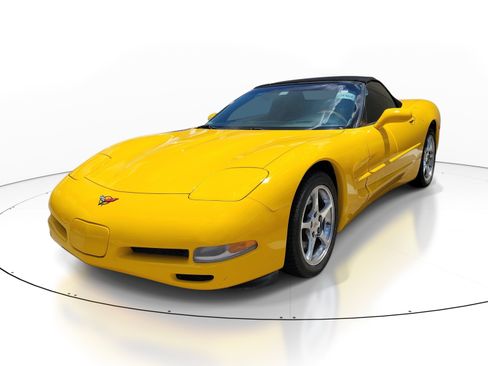 Used 2001 Chevrolet Corvette Convertible w/ Preferred Equipment Group2 RWD image 3