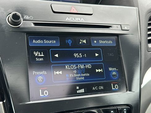 Used 2017 Acura ILX w/ Premium Package image 19