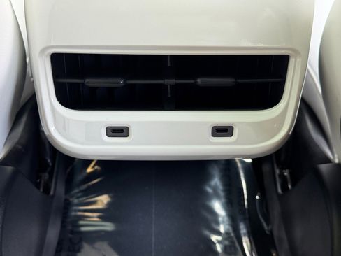 Used 2023 Tesla Model 3 Standard Range image 33