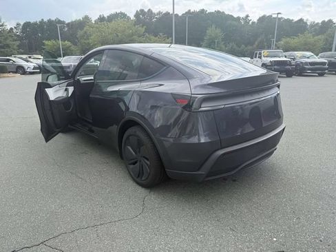 Used 2026 Tesla Model Y Long Range RWD image 8