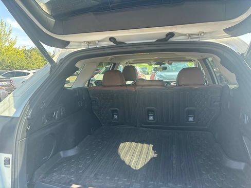 Used 2021 Subaru Outback Touring AWD/4WD image 4
