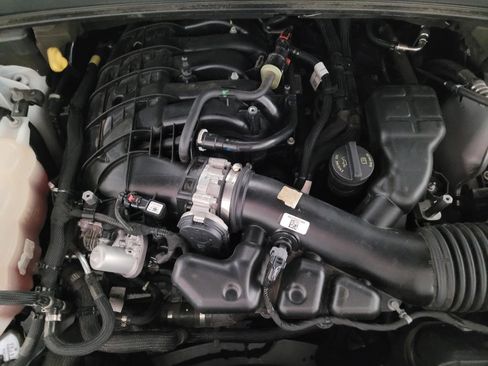 Used 2022 Jeep Grand Cherokee Limited w/ Luxury Tech Group II image 30