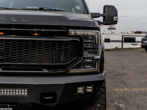 Used 2020 Ford F350 Lariat image 9